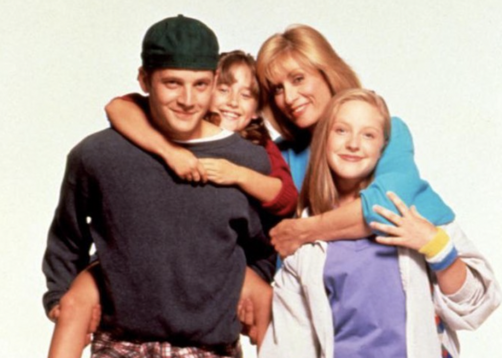 25 émissions de télévision avec des thèmes écrits par des musiciens populaires 