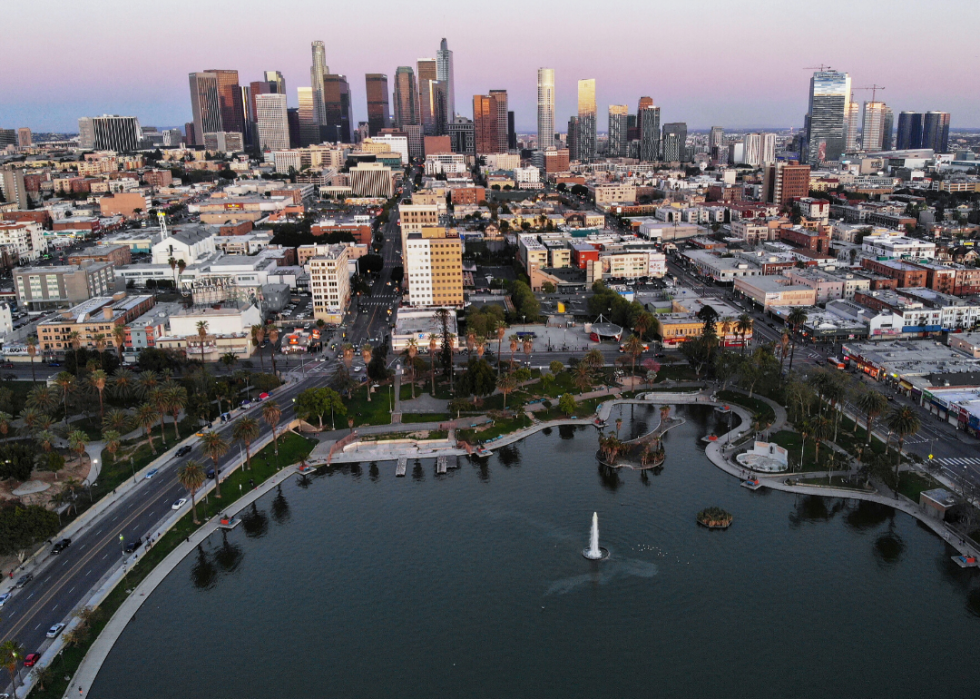 Démystifier 50 mythes sur le COVID-19 