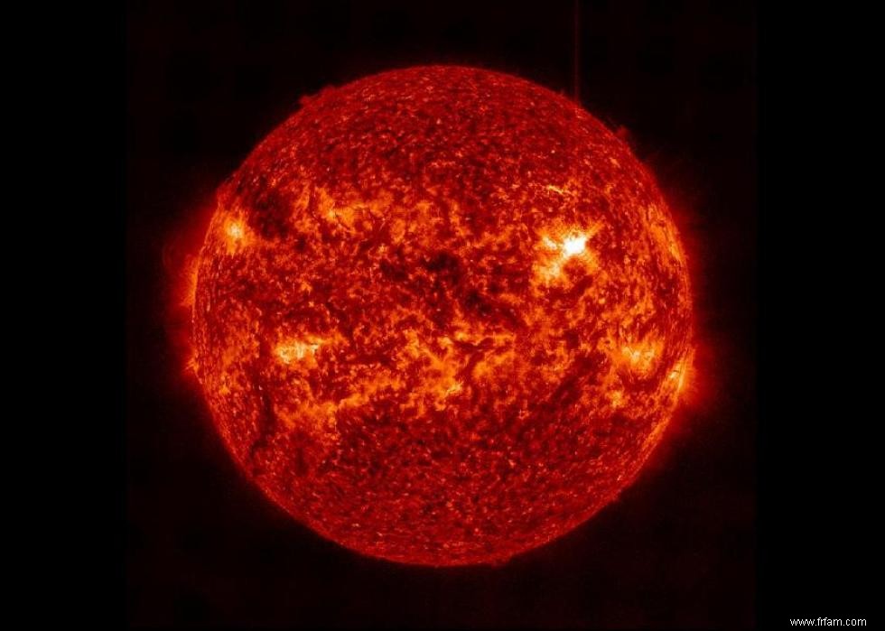 Des atomes aux trous noirs :l échelle de l univers et comment nous nous y inscrivons 