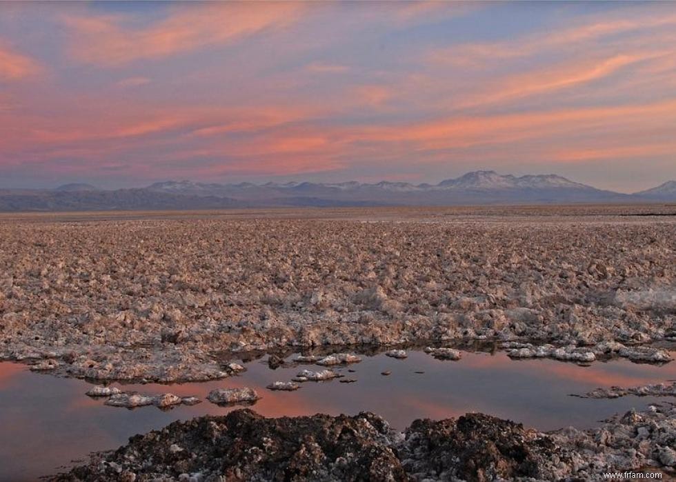 Couchers de soleil magnifiques de 50 destinations du monde entier 