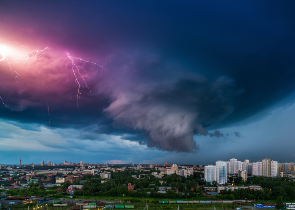 Pourquoi la foudre frappe-t-elle ? Et des réponses à 50 autres questions météo 