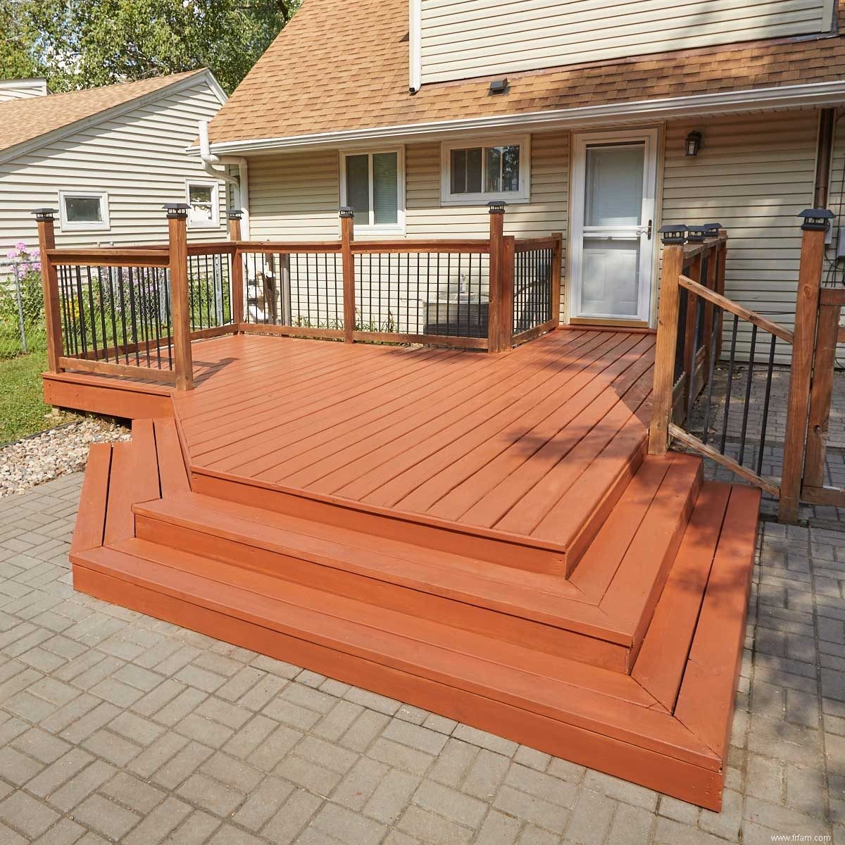 Comment revernir une terrasse avec une teinture pour terrasse à base d acrylique 