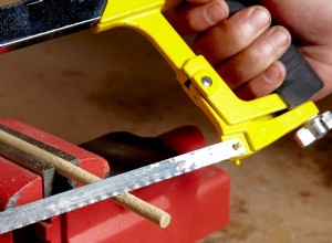 Comment faire vos propres chevilles cannelées à l aide d une scie à main 