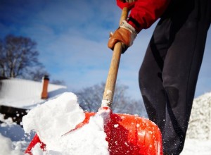 Pas de souffleuse ? C est la meilleure façon de pelleter votre allée 