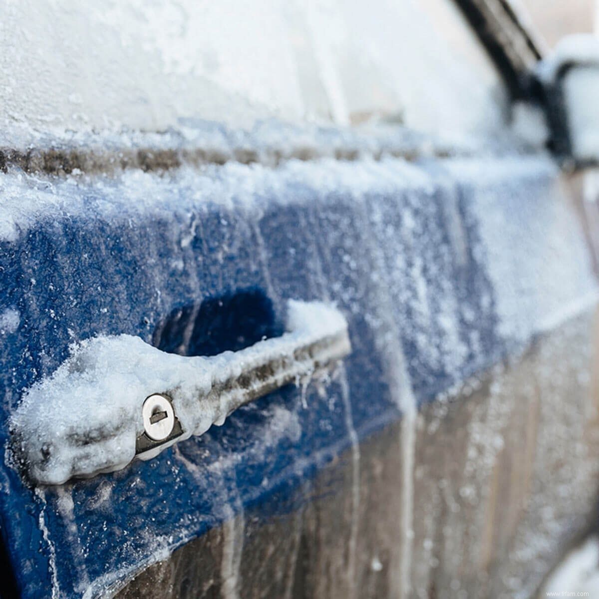 Voici pourquoi vous ne devriez pas réchauffer votre voiture en hiver 