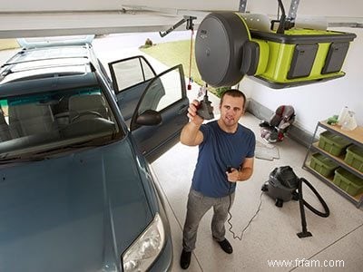 Découvrez l ouvre-porte de garage Ryobi ultra-silencieux de 2 HP 