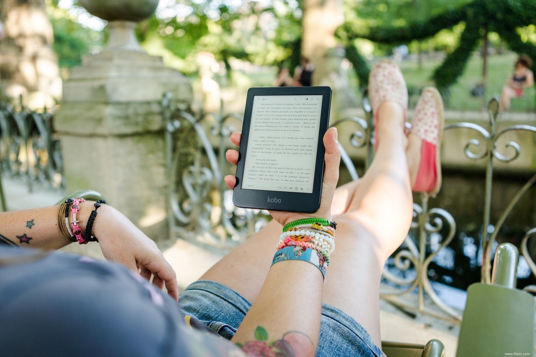 Livres physiques vs ebooks :pourquoi vous devriez toujours lire les deux 