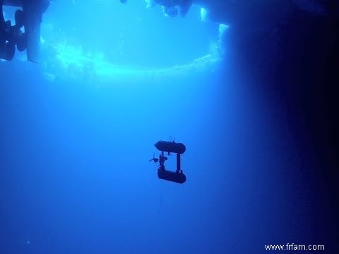 Un drone sous-marin explore le dessous de la glace antarctique 