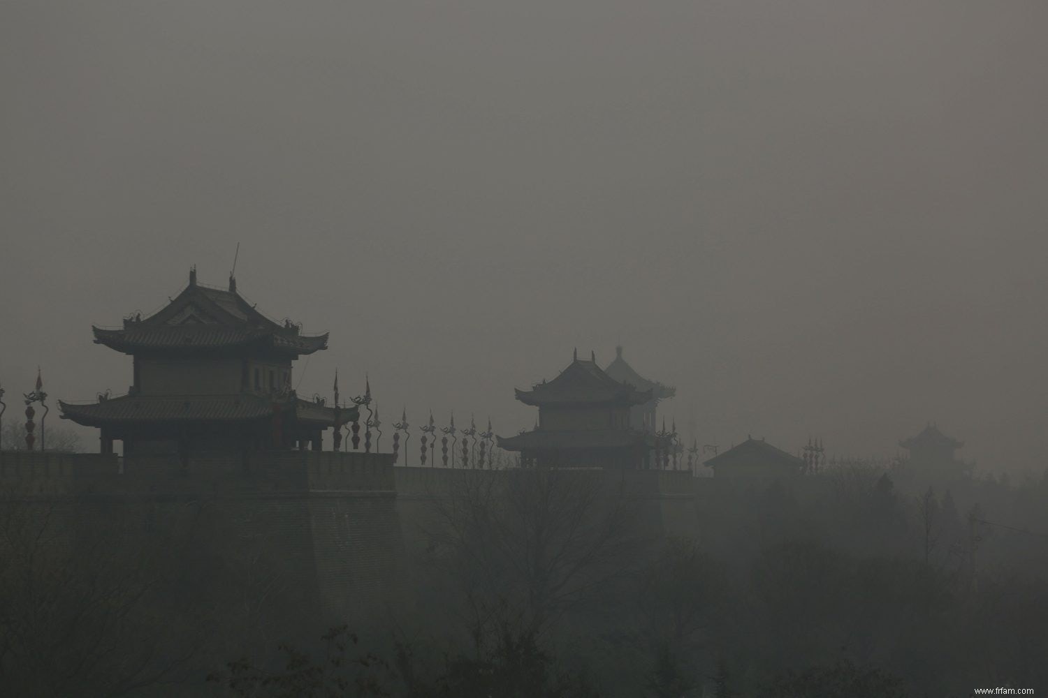 Ne vous laissez pas berner par la  tour anti-smog  de la Chine et d autres plans visant à éliminer les particules de l air 