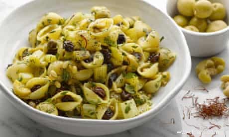 Recette Conchiglie de Yotam Ottolenghi au safran, câpres et raisins secs 