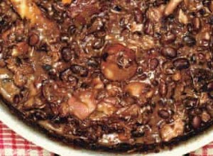 Haricots noirs brésiliens braisés avec beaucoup de recette de porc 