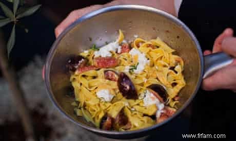 Recette des tagliatelles aux figues, lait de chèvre et menthe d Angela Hartnett 