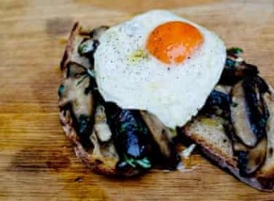 Recette de champignons sauvages d Angela Hartnett sur toast avec œufs au plat 