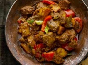 Les recettes de Yotam Ottolenghi pour le curry de mouton, pomme de terre et citron vert, et carottes écrasées au yaourt et pistaches 