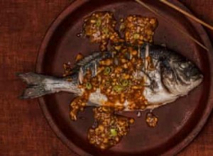 Recette Dorade Fuchsia Dunlop s sauce parfumée au poisson 