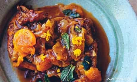 La recette de Nigel Slater du cou d agneau braisé aux abricots et à la cannelle 