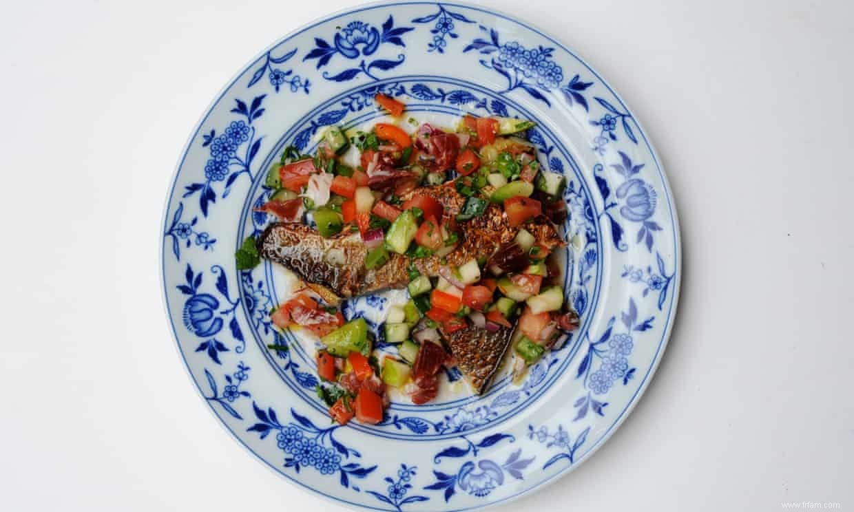 Petites assiettes de Nuno Mendes :daurade, beignets de haricots verts et salade de tomates 