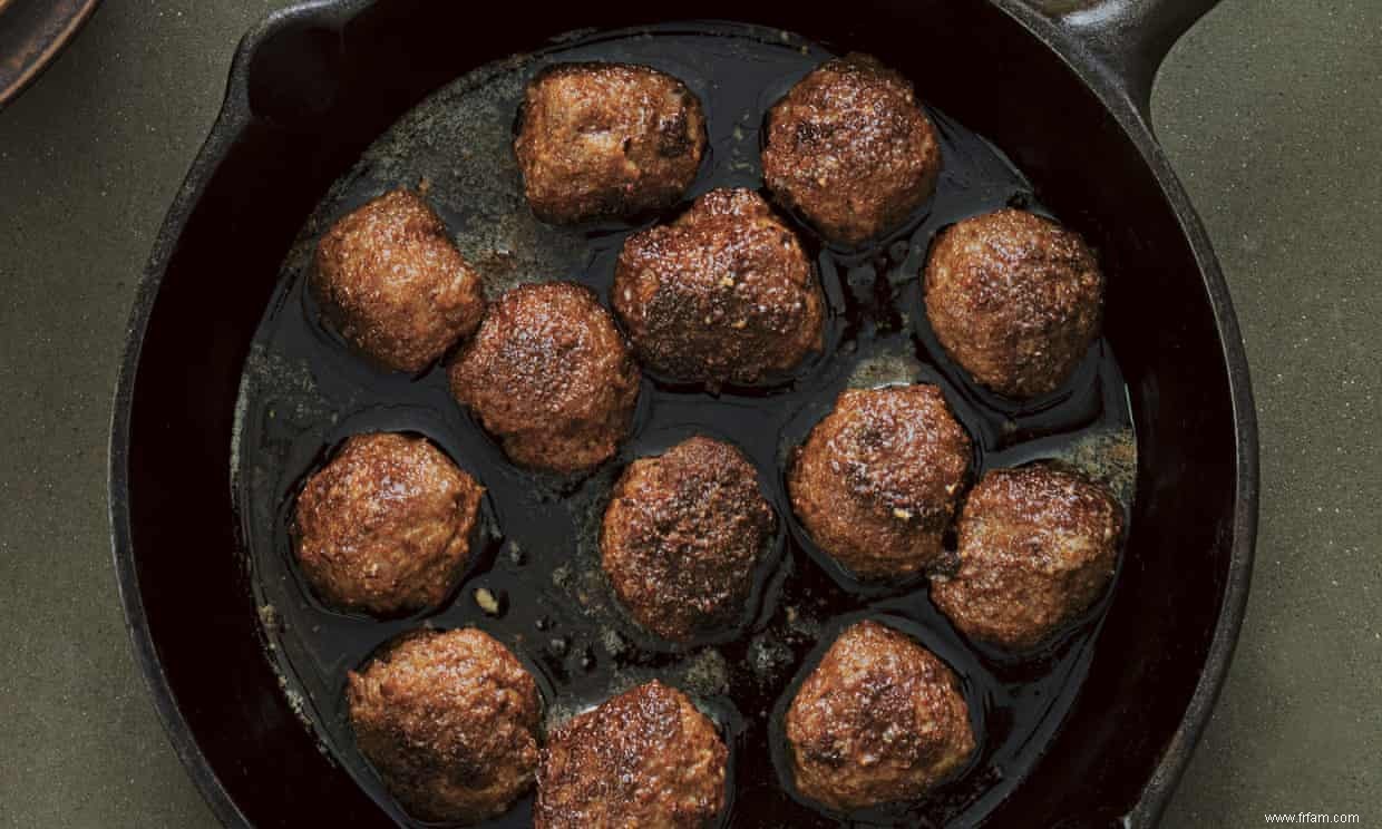 Boulettes de viande et airelles sucrées :recettes du livre de cuisine nordique de Magnus Nilsson 