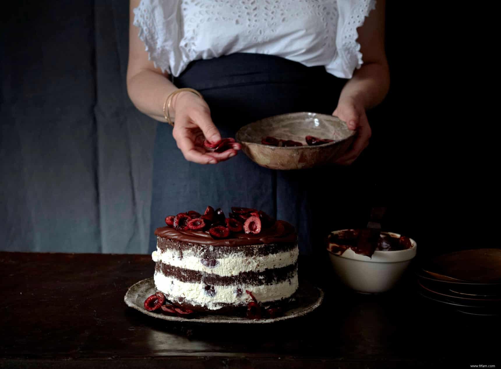 Une recette de gâteau de saison crème chocolat cerise et clafoutis 