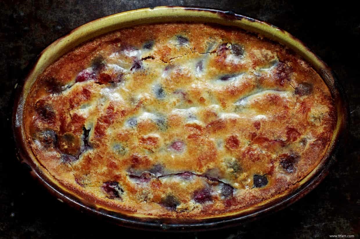 Une recette de gâteau de saison crème chocolat cerise et clafoutis 