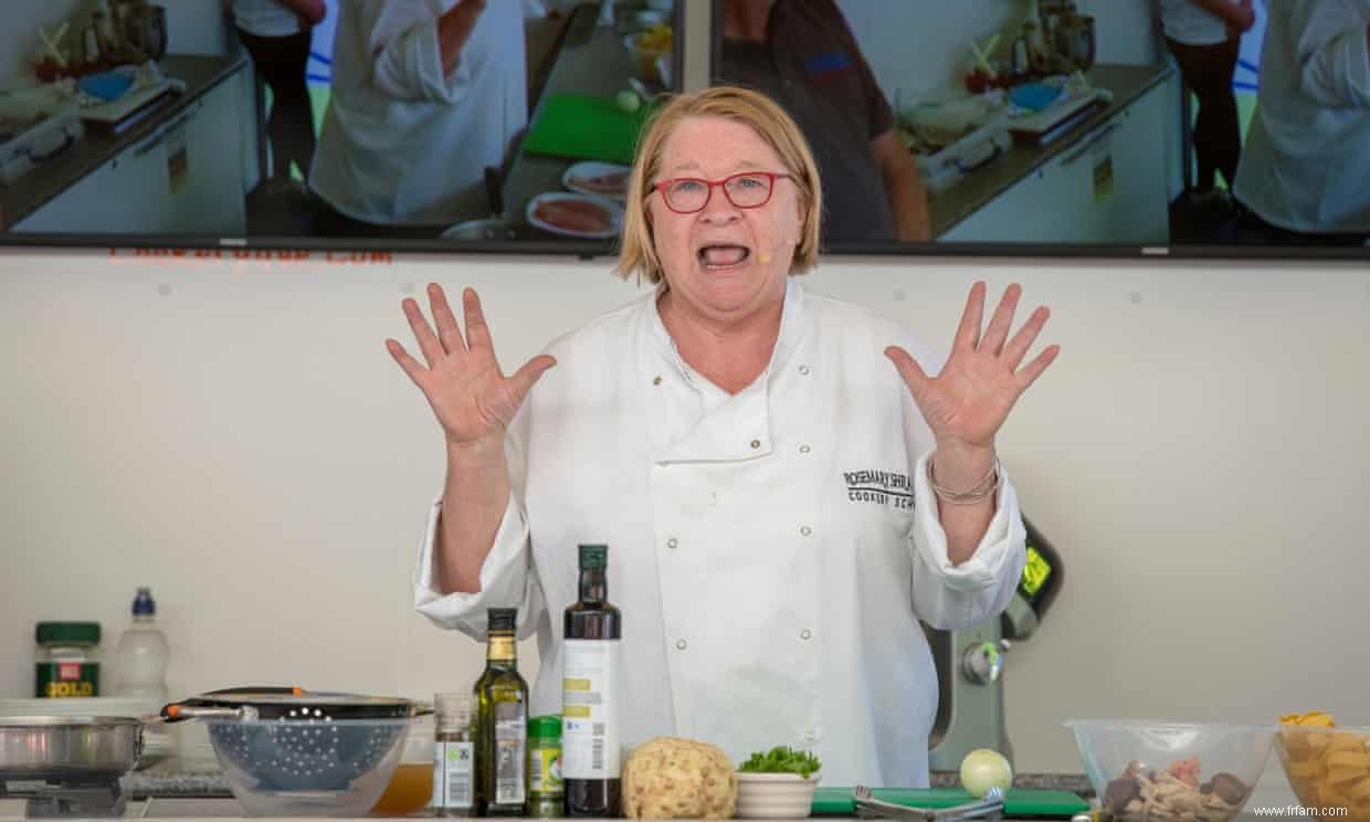 Pigeons en croûte et cuisiniers « impressionnistes » :les inspirations culinaires de Rosemary Shrager, experte en cuisine à la télévision 