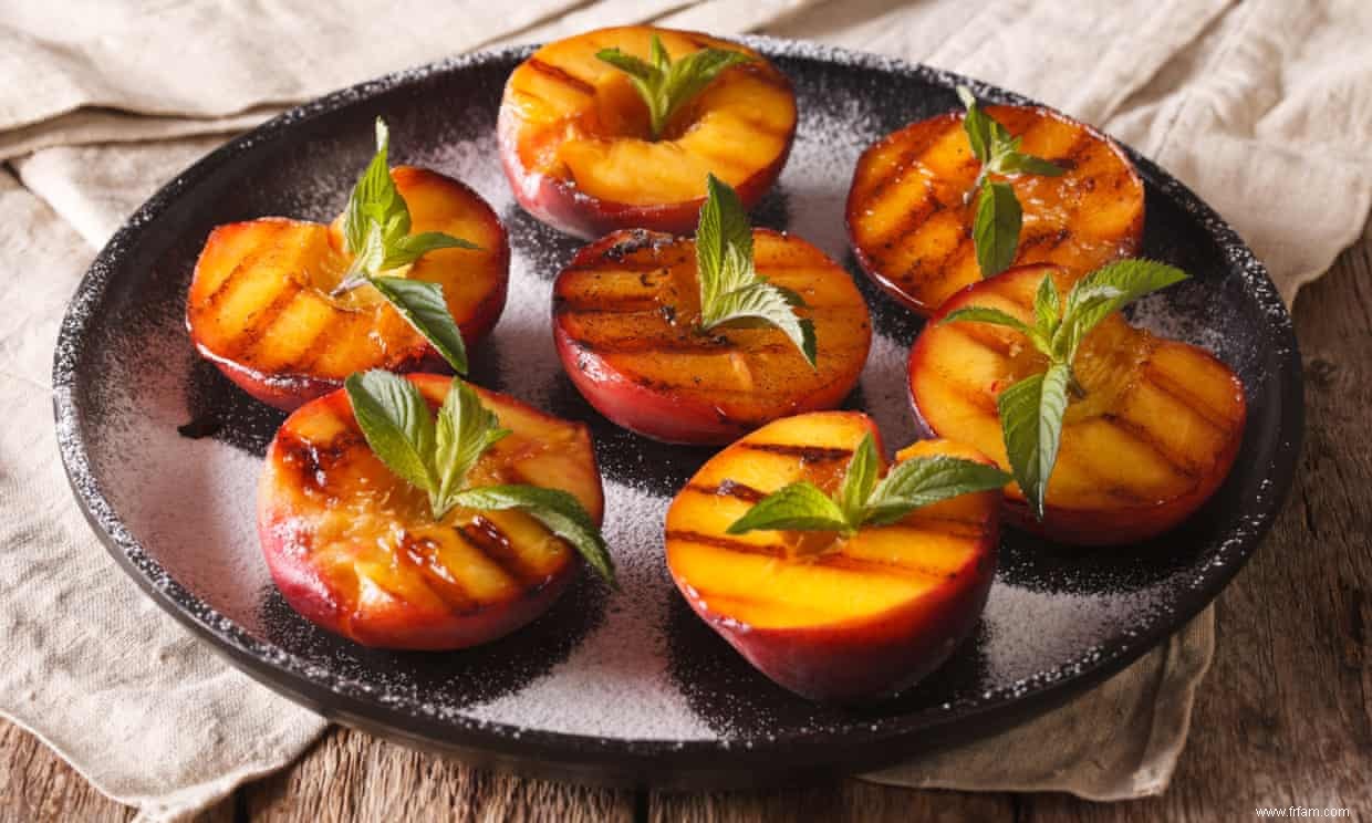 Lapidez-moi ! 17 façons avec des pêches et des nectarines - de délicieuses compotes à une salade de freekeh 