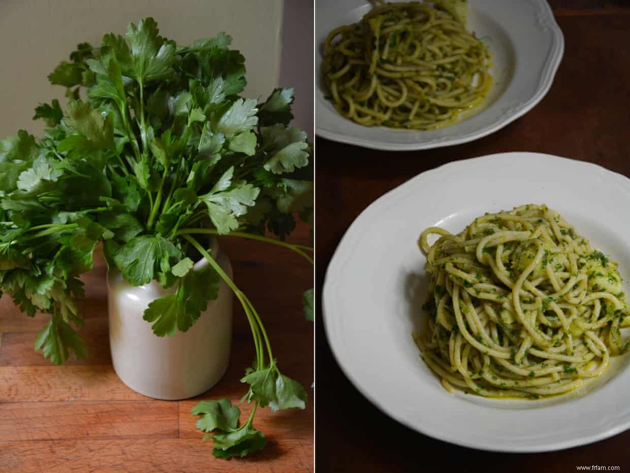 Vermicelli alla Sophia Loren :la recette de pâtes au pesto de persil de Rachel Roddy 