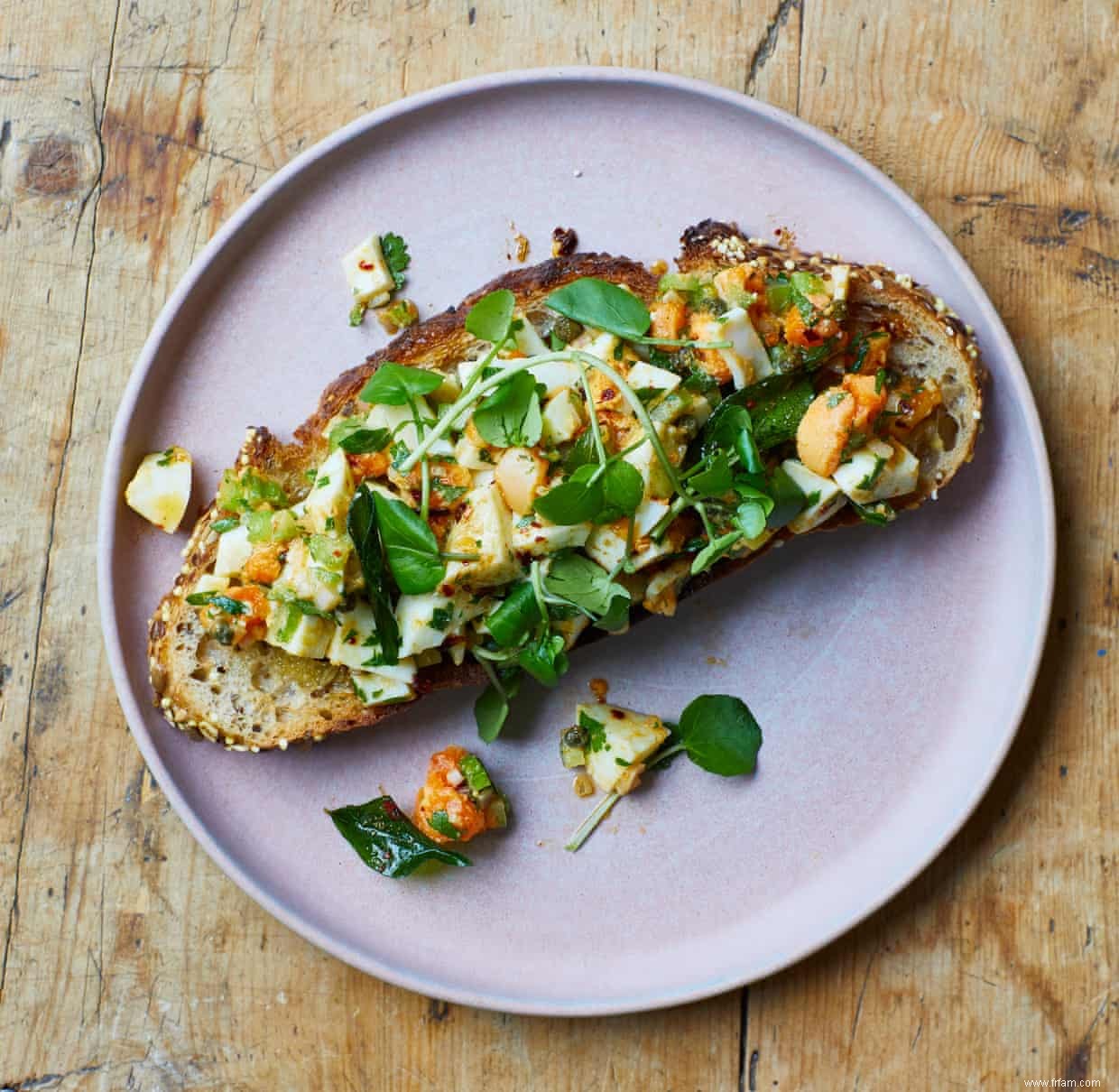 Œufs au four et salade de feuilles de curry :les recettes d œufs de Nik Sharma 