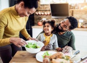 10 récompenses cachées d une famille qui mange ensemble 