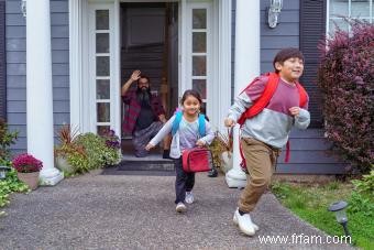 17 idées d images mignonnes et drôles pour le premier jour d école pour tous les âges 