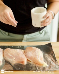 C est la meilleure façon de faire cuire des poitrines de poulet (et je les ai toutes essayées) 