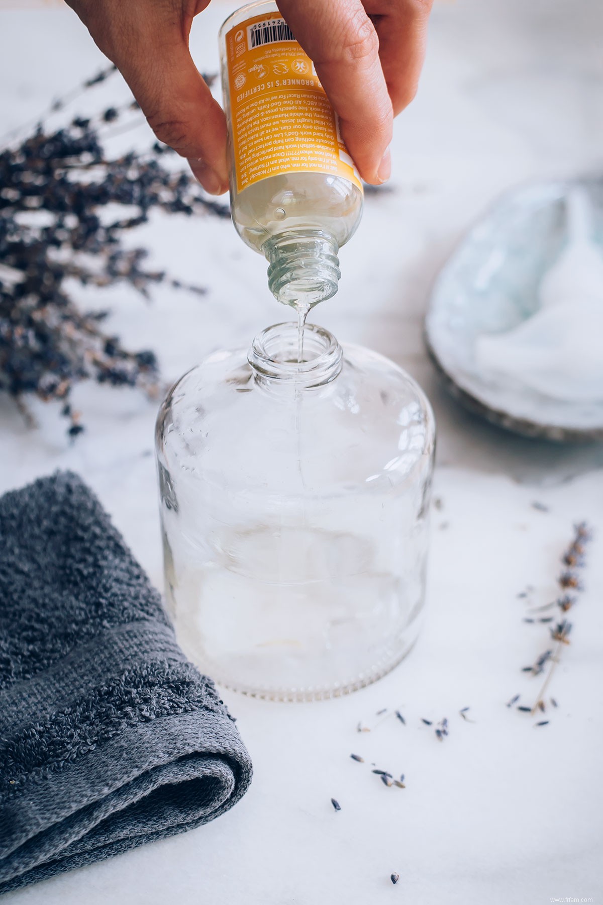 Comment faire votre propre savon moussant pour les mains 