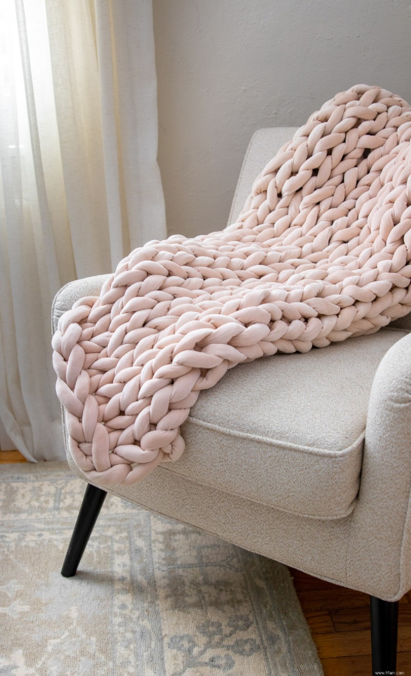 Fabriquez votre propre couverture en tricot Hygge Arm peu coûteuse 