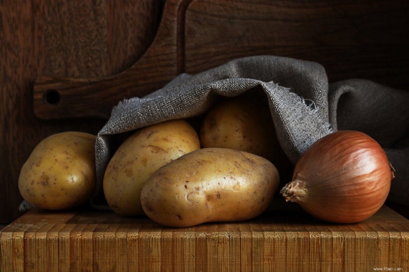 Comment conserver les pommes de terre et les oignons de la bonne façon 