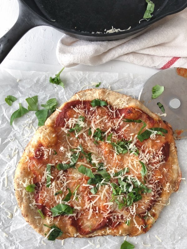 Pizza à la poêle en fonte 