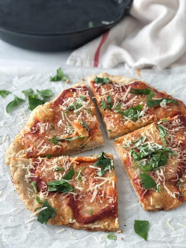 Pizza à la poêle en fonte 