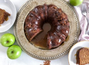 Gâteau Bundt aux pommes avec glaçage au caramel au bourbon 