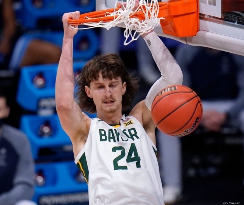 Top 25 de la pré-saison de basket-ball de la NCAA 2021-2022 