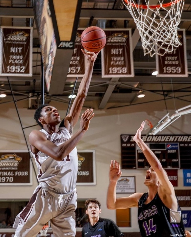 Top 25 de la pré-saison de basket-ball de la NCAA 2021-2022 