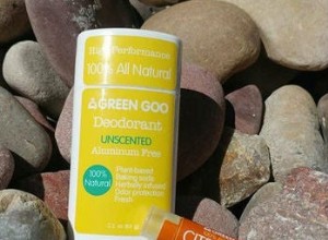 Nous avons enfin trouvé un déodorant entièrement naturel qui fonctionne réellement 