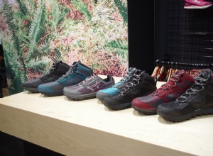 Les bottes de randonnée innovantes Zero Drop d Altra adoptent une position naturelle du pied 