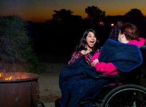 La couverture chauffante à piles dont vous ne saviez pas avoir besoin pour le camping 