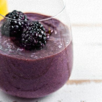 10 meilleures recettes de smoothies pré-entraînement (rapides et super savoureux) 