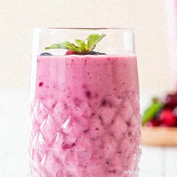 10 meilleures recettes de smoothies pré-entraînement (rapides et super savoureux) 