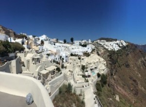 Difficile de détourner le regard de ces villas «paradis sur terre» à Santorin 