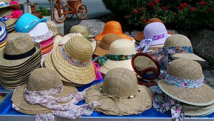 Tout ce que vous vouliez savoir sur le chapeau de soleil en paille le plus célèbre :le Panama 