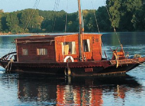 Un bateau, toue cabanée de la Loire et vogue La Galerne !