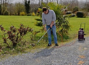 Comment bien choisir et utiliser un désherbeur thermique ?